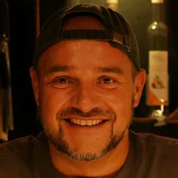Jan Schilling, Mitinhaber des PURO in Göttingen
